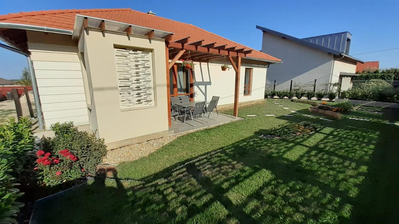 Bíbic Apartman A Kapolnasnyek Exterior foto